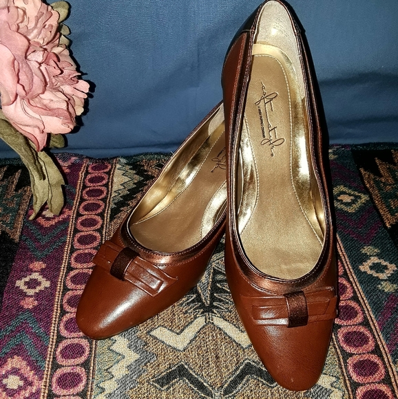Soft Styles Brown Pumps - Picture 3 of 8